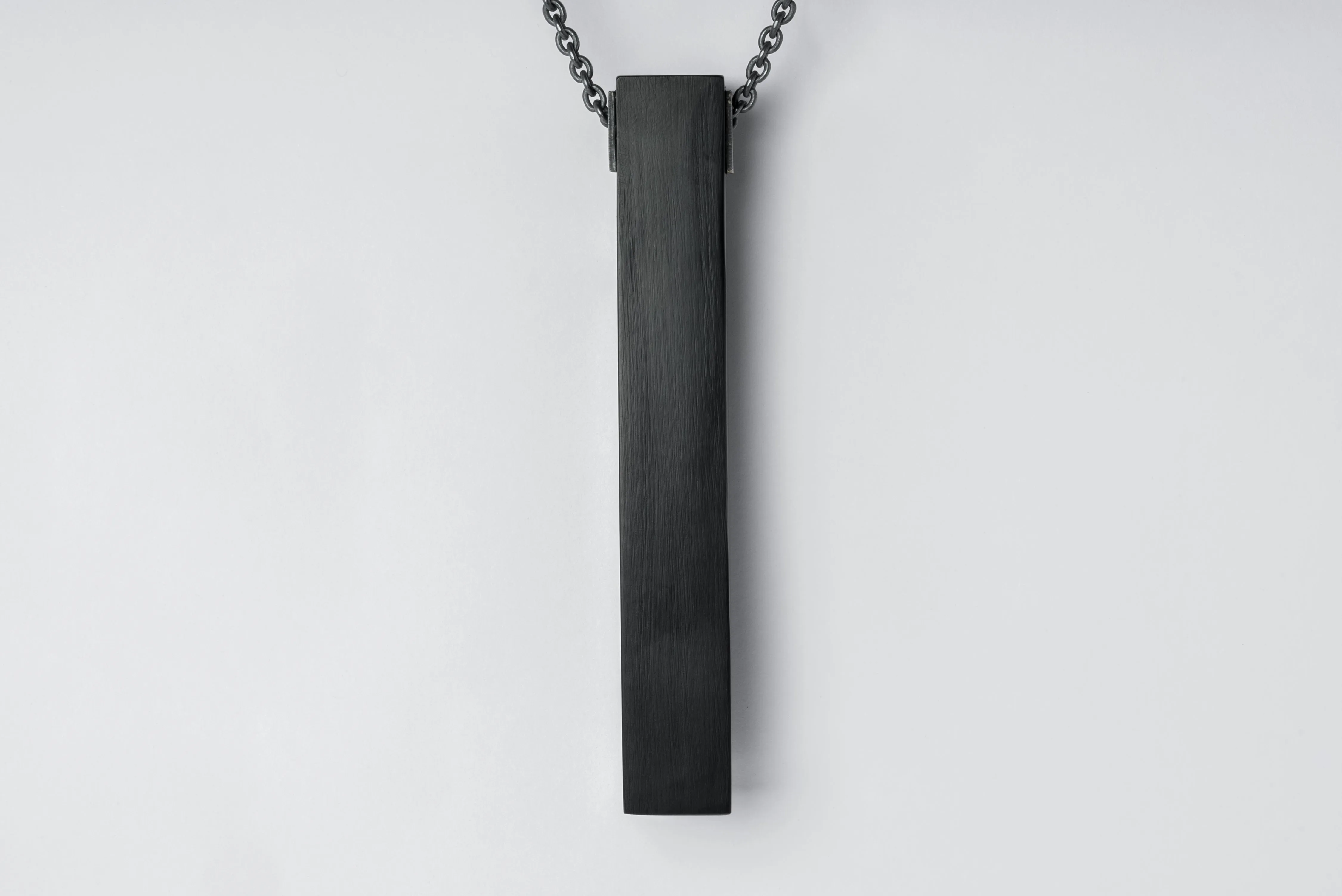 Cuboid Necklace (JET KA)