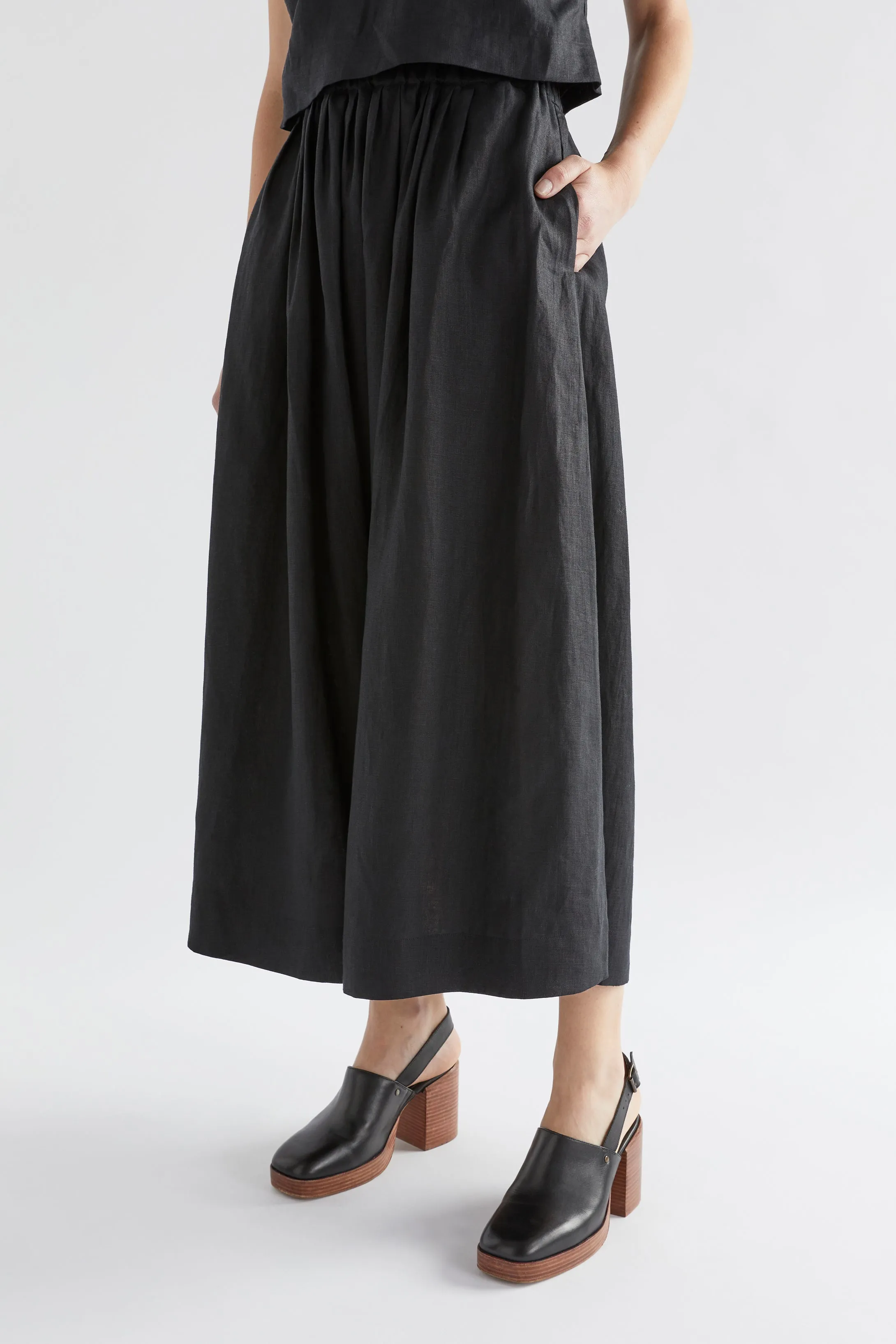 Elev Linen Skirt