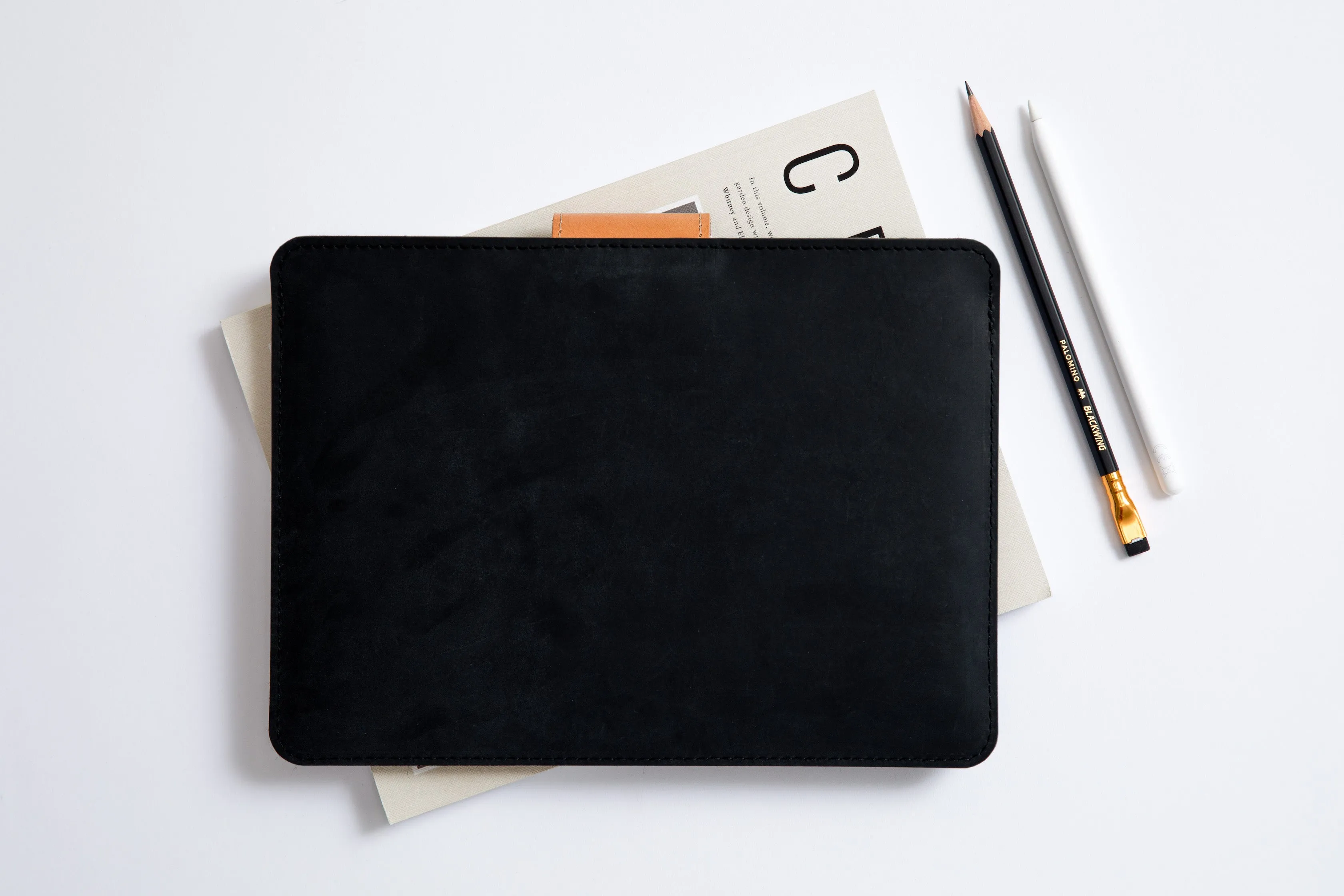 iPad Case/ KEEP IT SNUG / Classy Black/