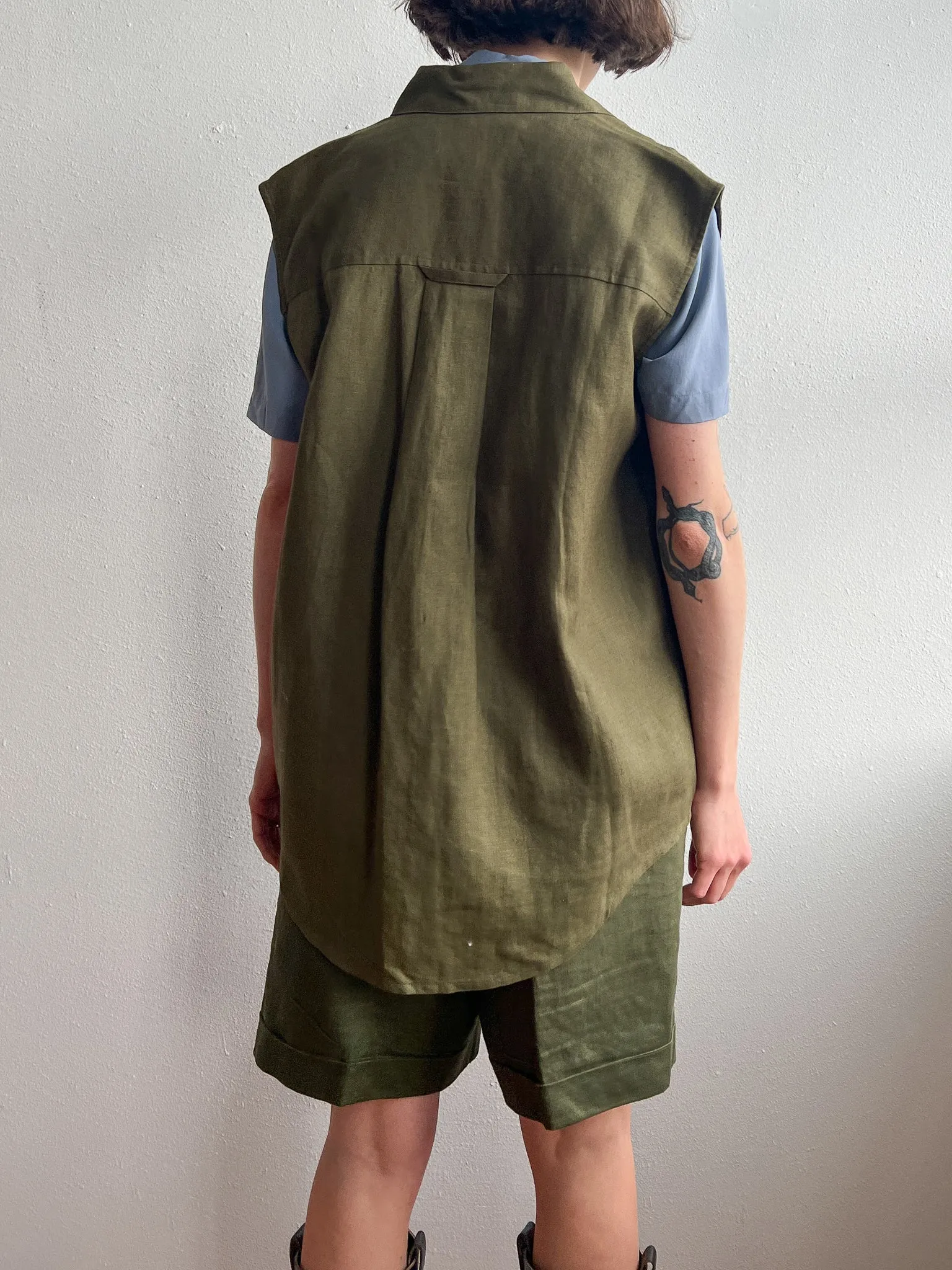 Olive Linen Sleeveless Buttonfront (L)