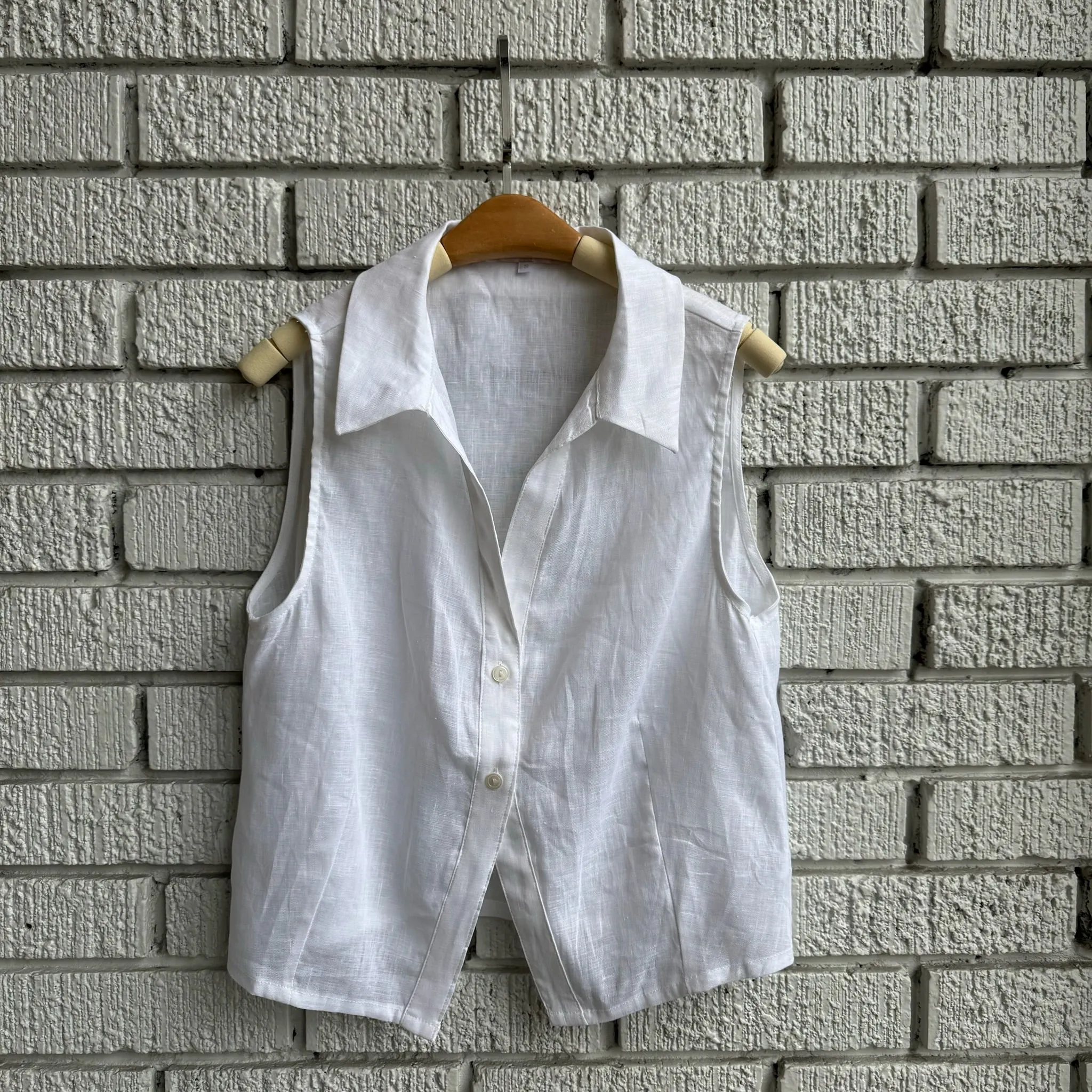 PUNCTUALITY Linen Top