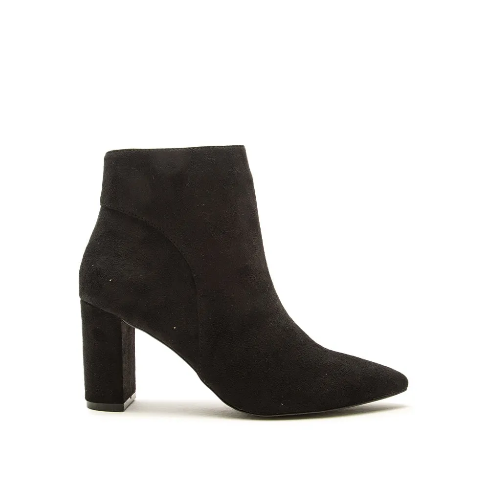 Qupid Meier Black Stretch Suede Boot