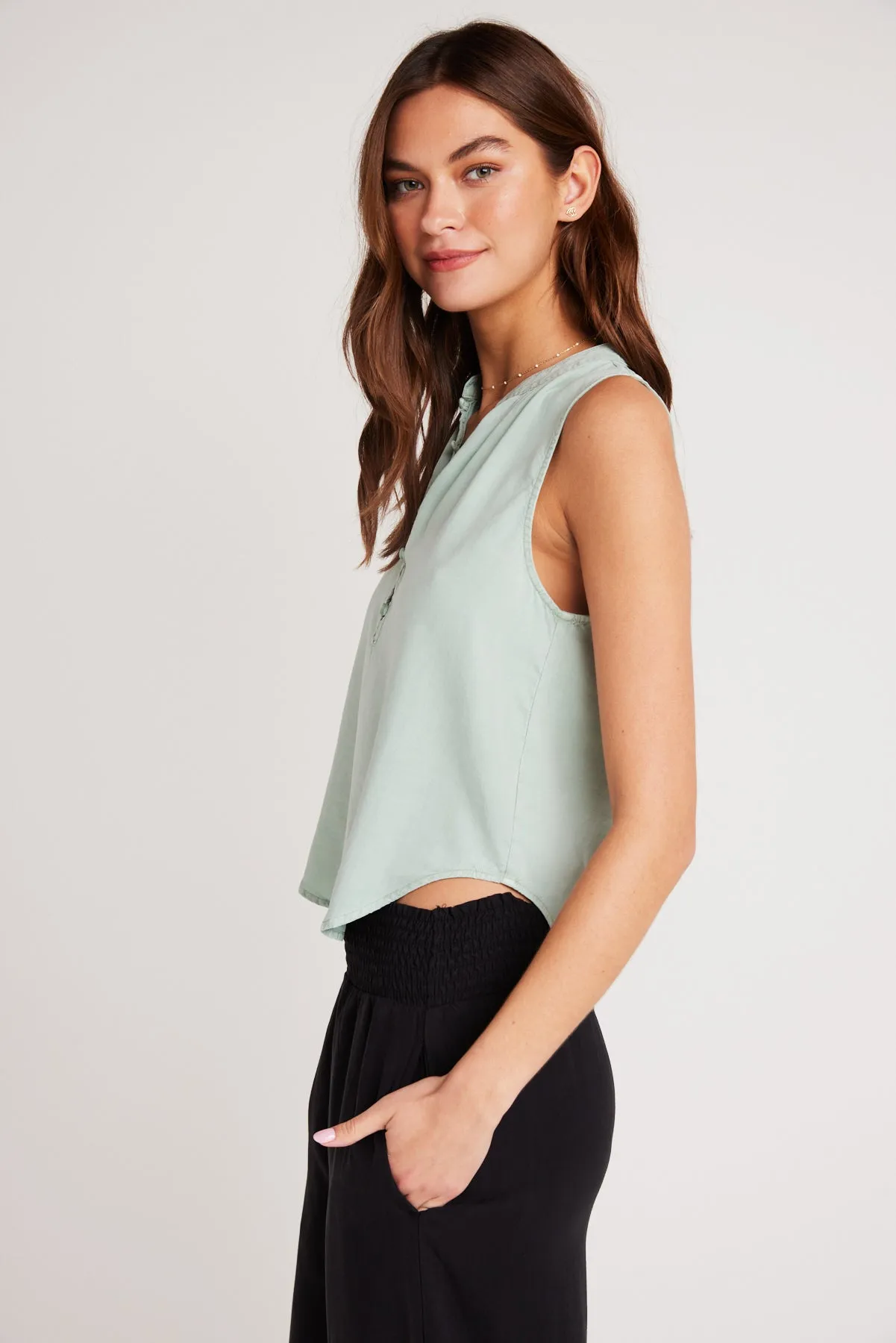 Sleeveless Pullover - Oasis Green